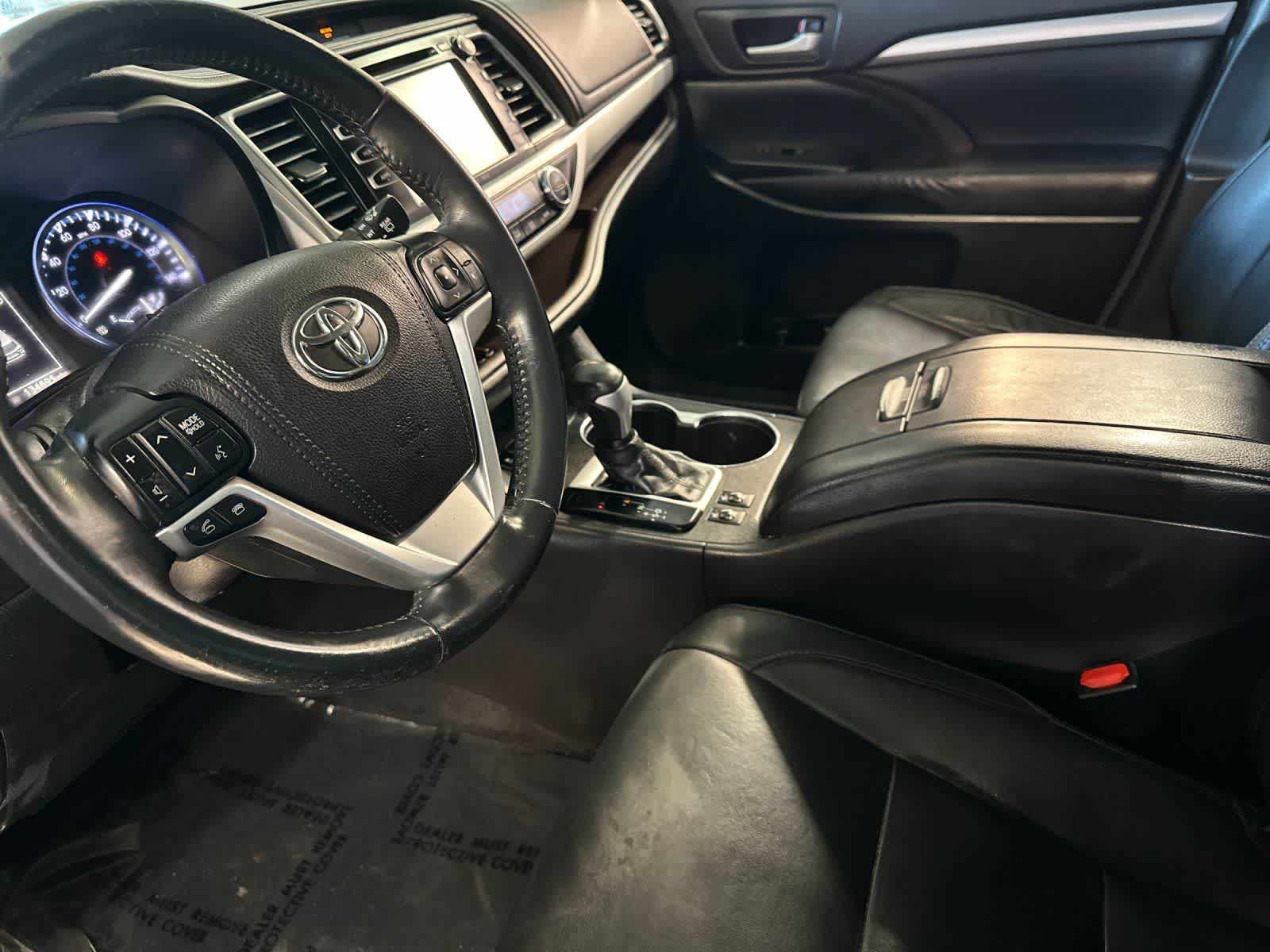 Thumbnail: 2016 Toyota Highlander - 12