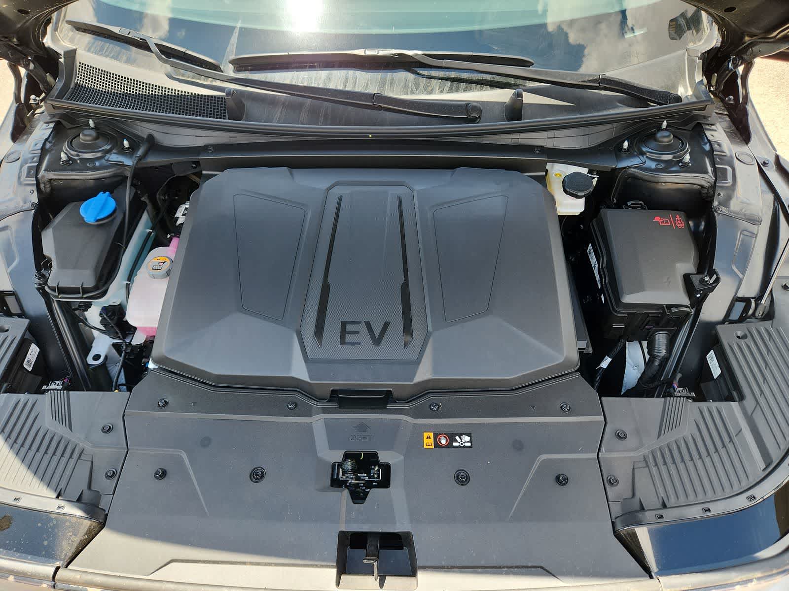 Thumbnail: 2025 Hyundai Ioniq 5 - 17