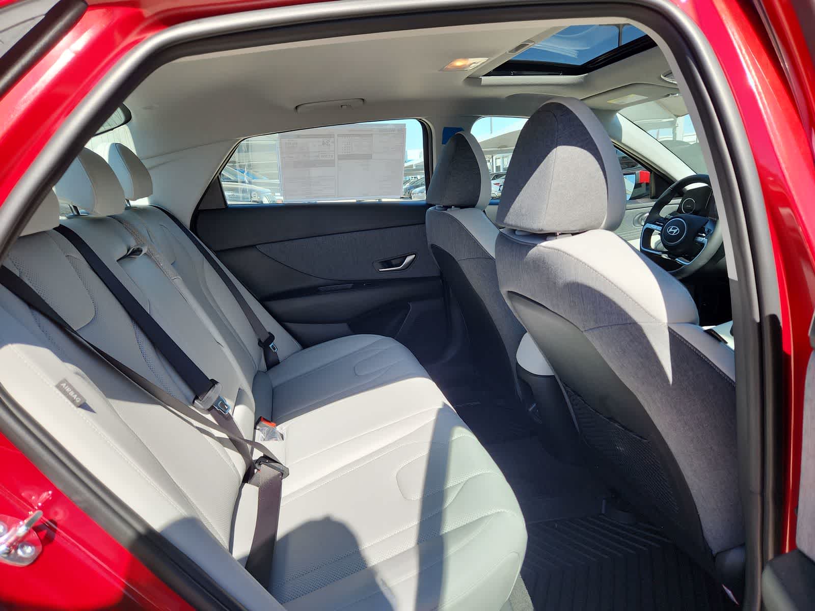 Thumbnail: 2025 Hyundai Elantra - 17