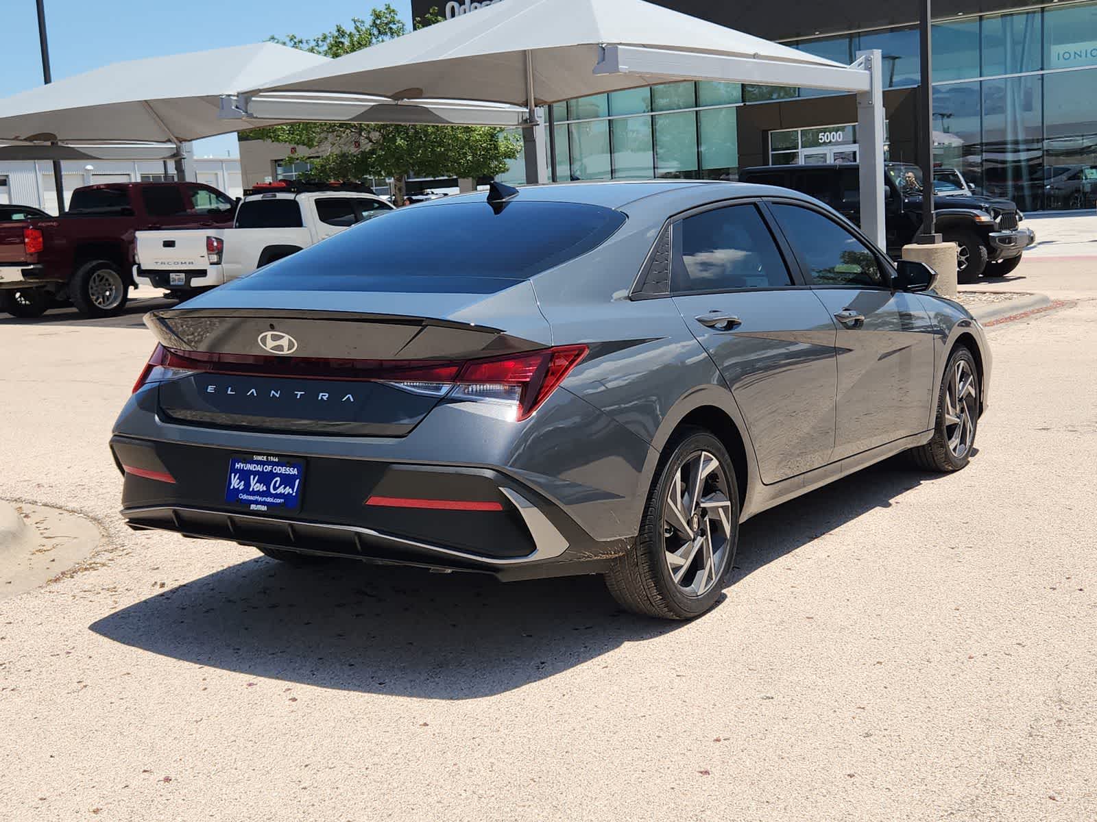 Thumbnail: 2025 Hyundai Elantra - 8