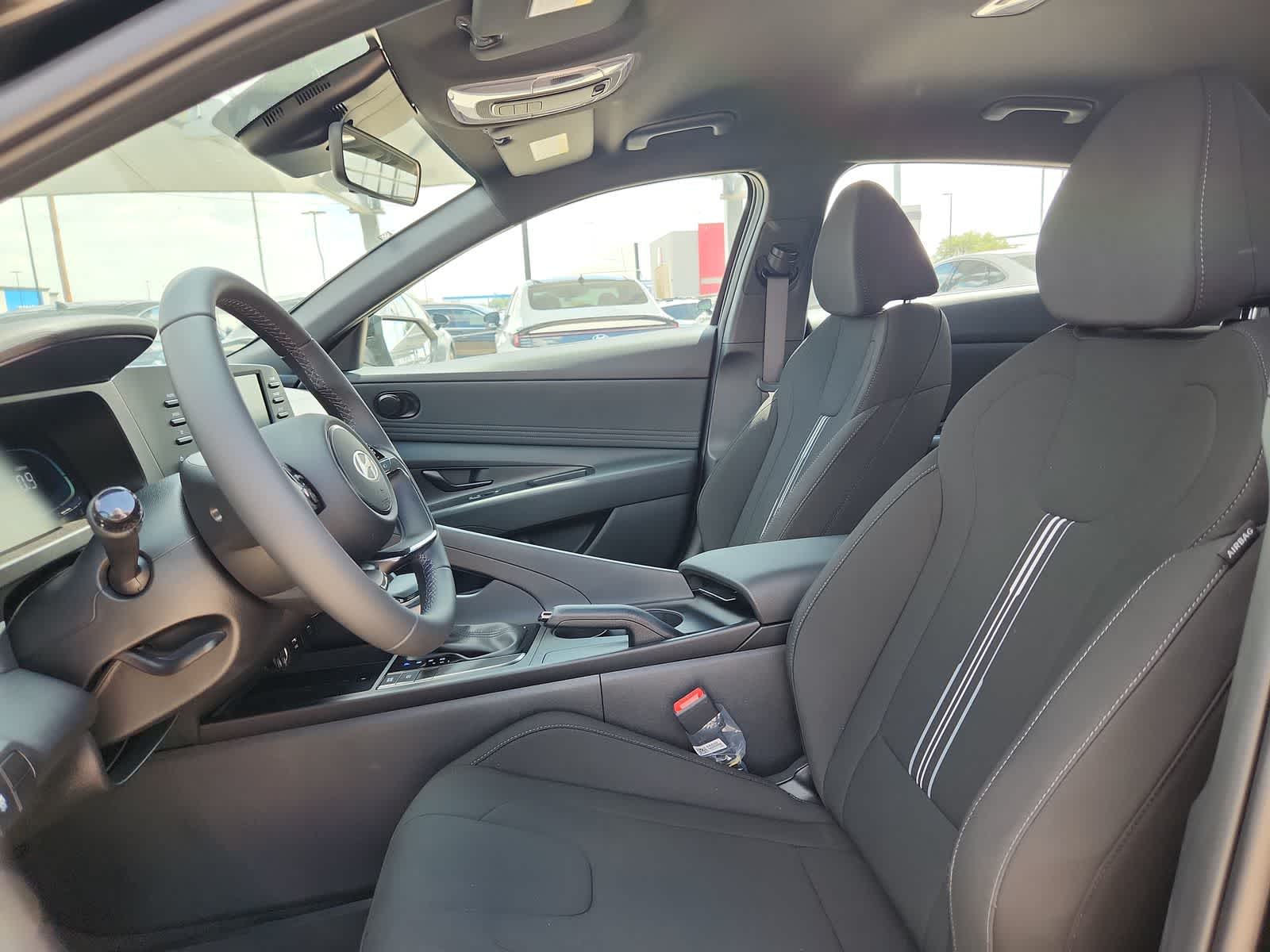 Thumbnail: 2025 Hyundai Elantra - 15