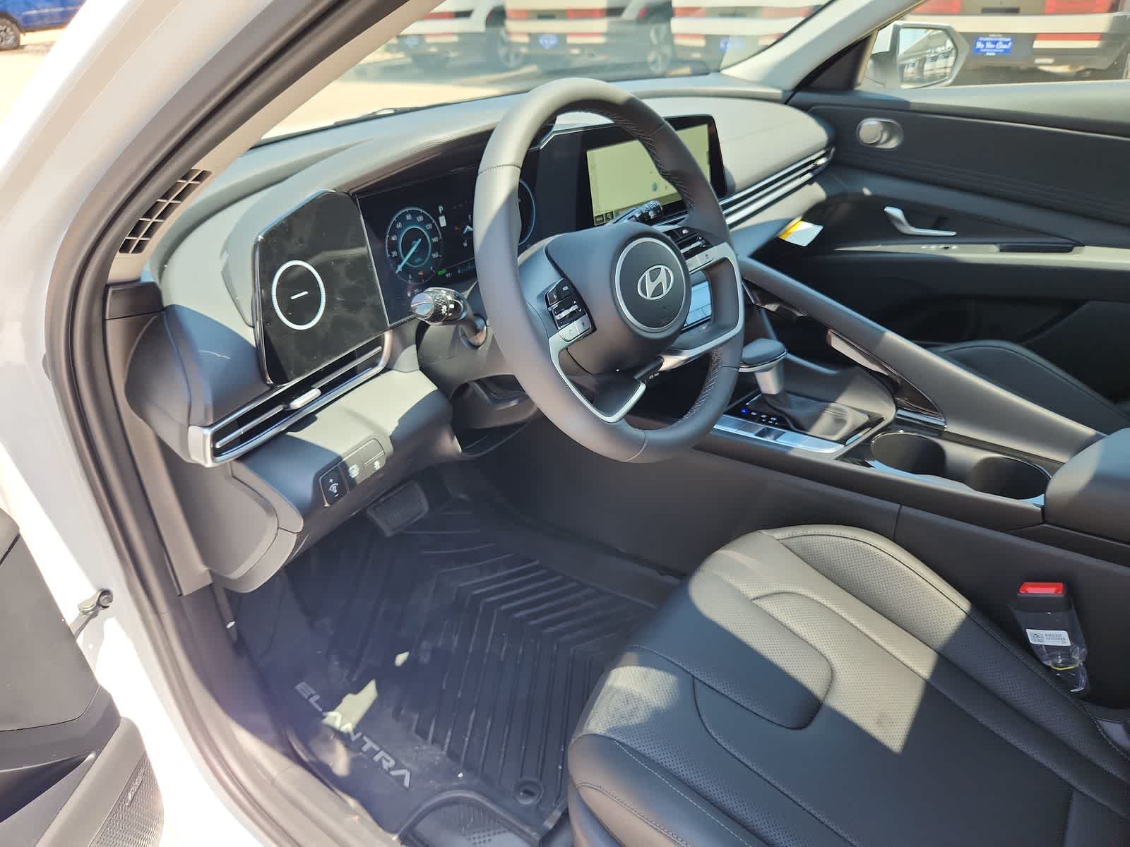 Thumbnail: 2025 Hyundai Elantra - 10