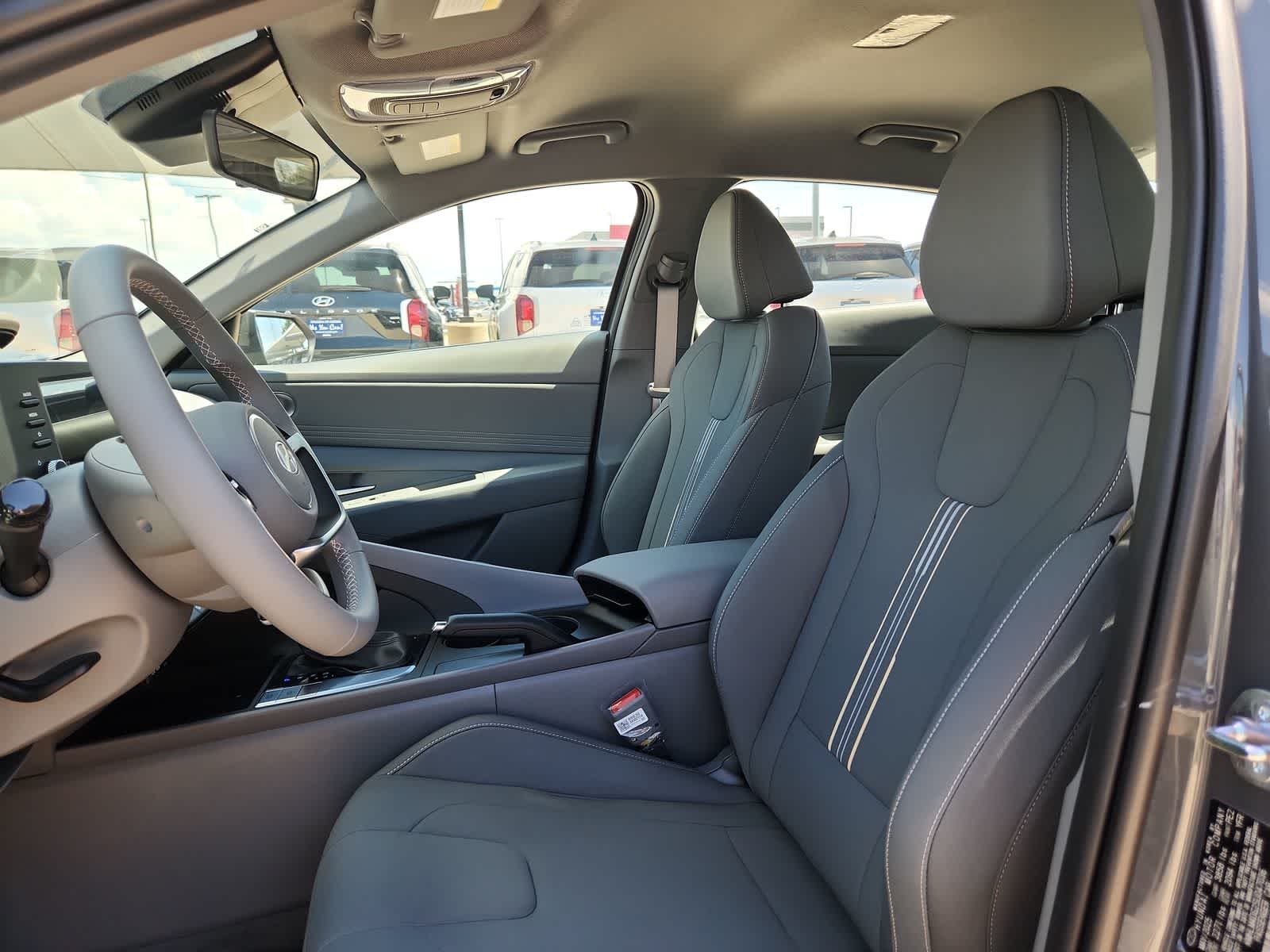 Thumbnail: 2025 Hyundai Elantra - 15