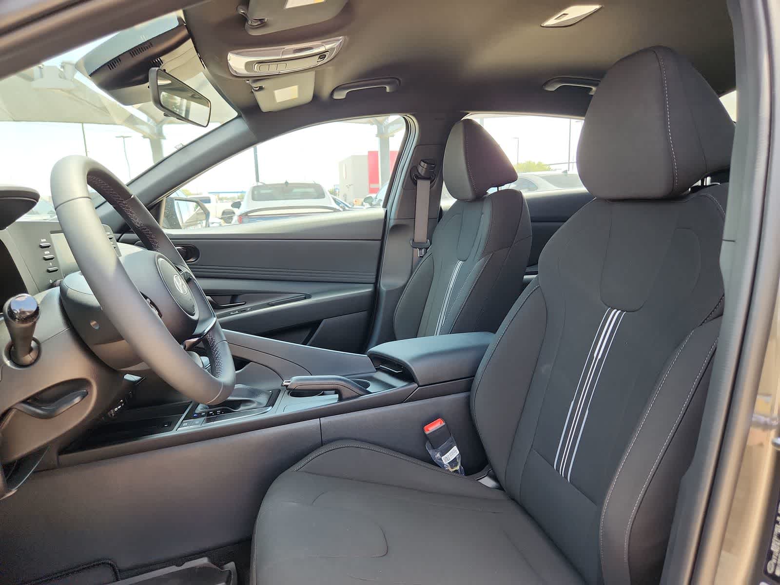 Thumbnail: 2025 Hyundai Elantra - 15