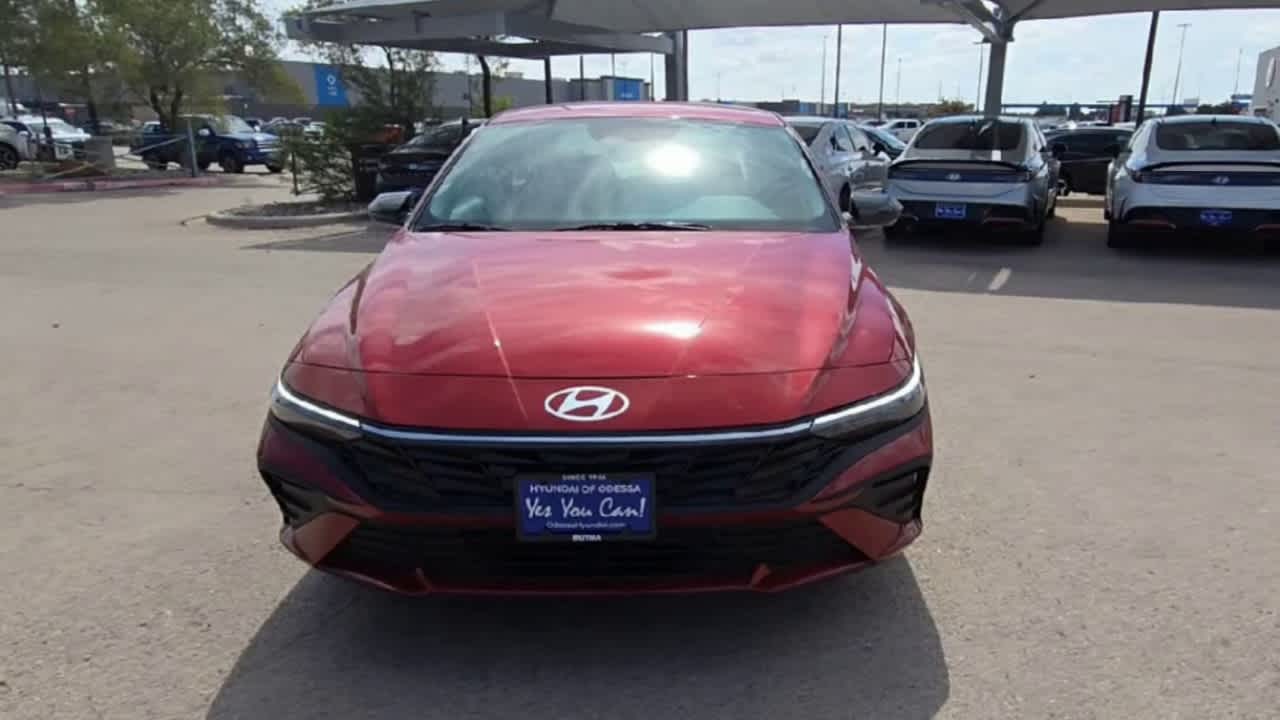 Thumbnail: 2025 Hyundai Elantra - 4