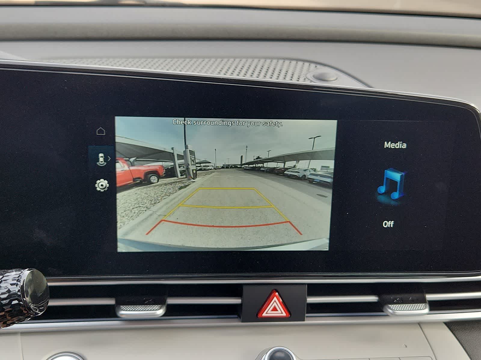 Thumbnail: 2025 Hyundai Elantra - 25