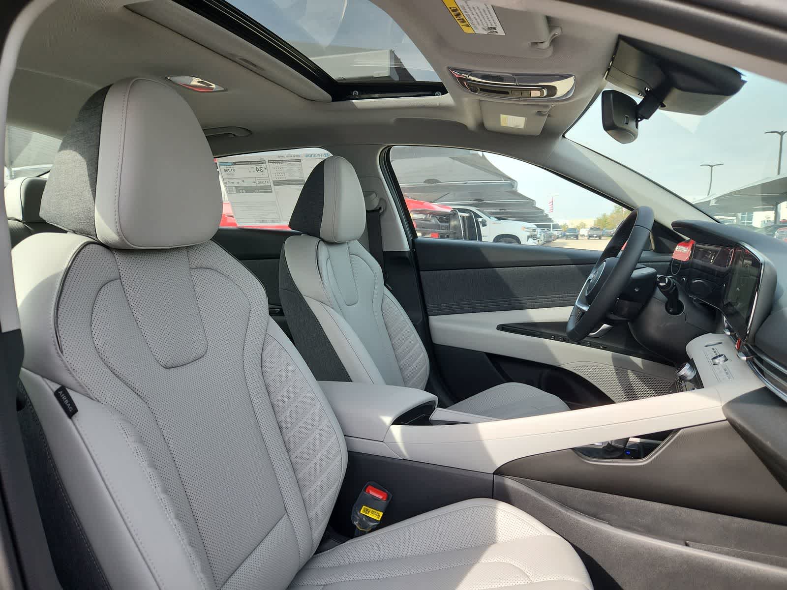 Thumbnail: 2025 Hyundai Elantra - 18