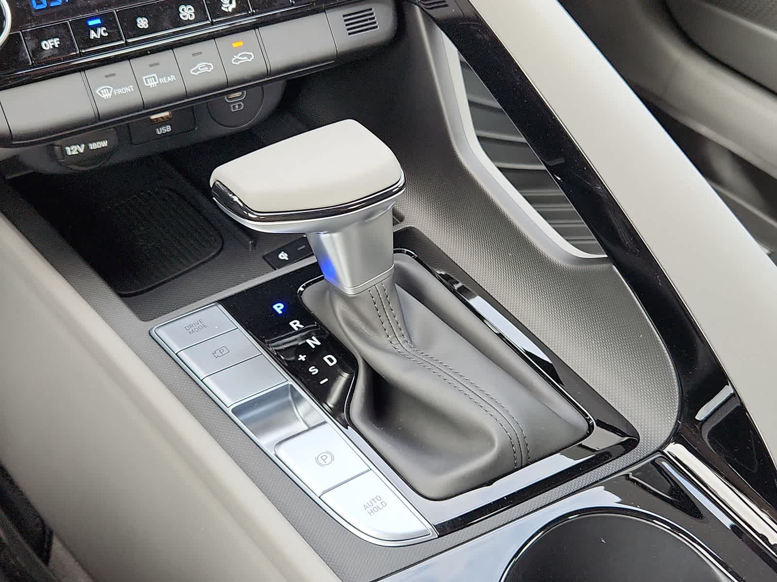 Thumbnail: 2025 Hyundai Elantra - 25