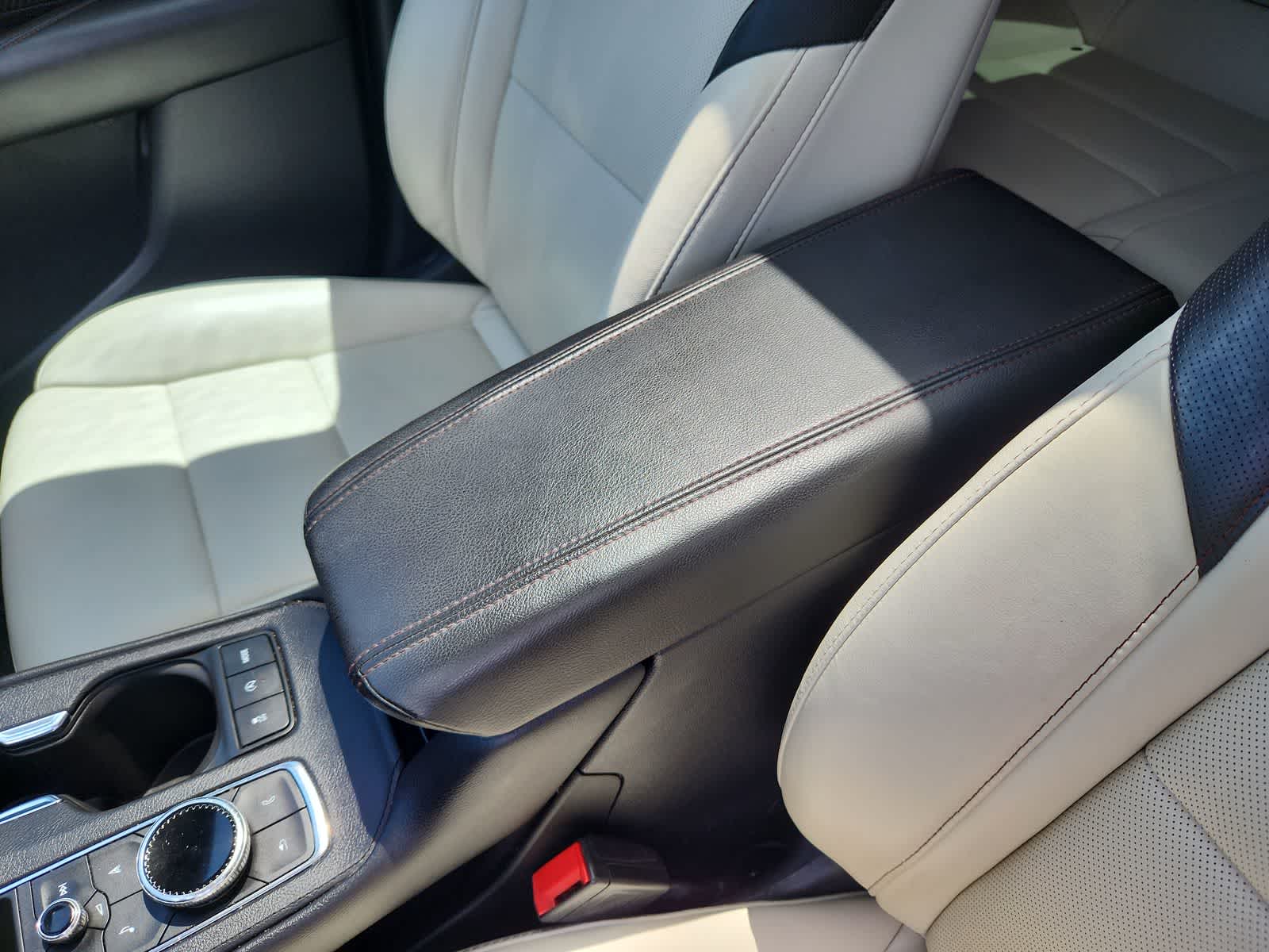 Thumbnail: 2021 Cadillac XT4 - 20