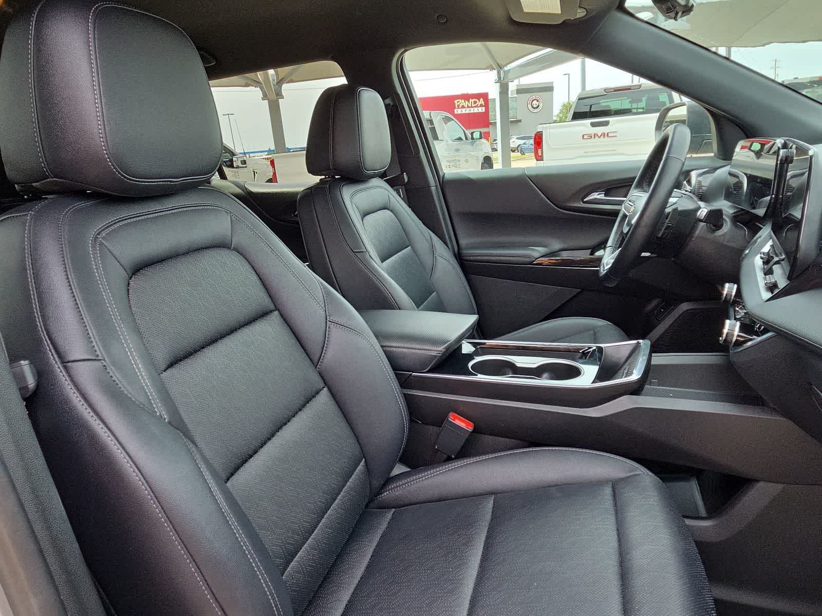 Thumbnail: 2025 Chevrolet Equinox - 18
