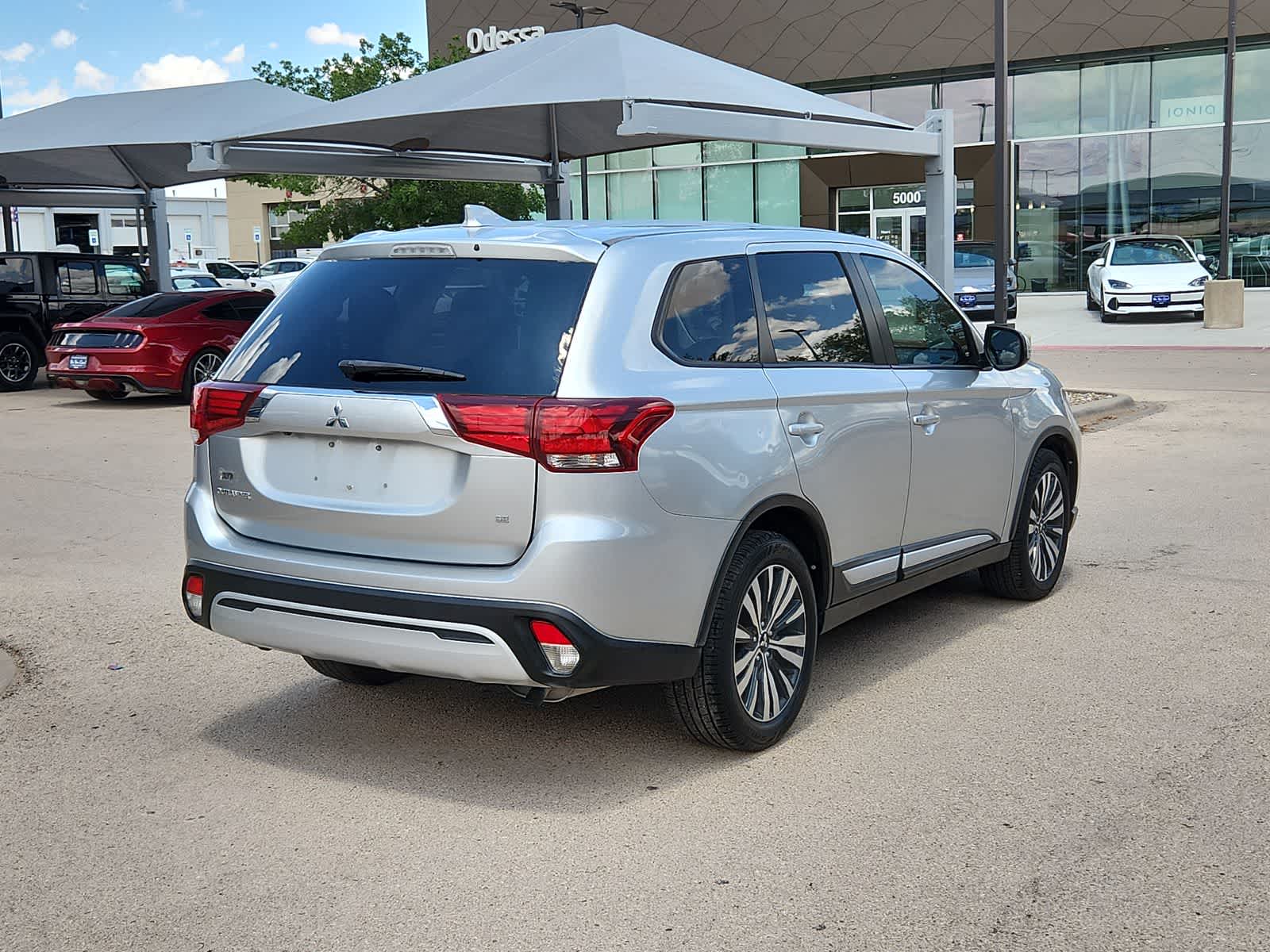 2020 Mitsubishi Outlander SE 8