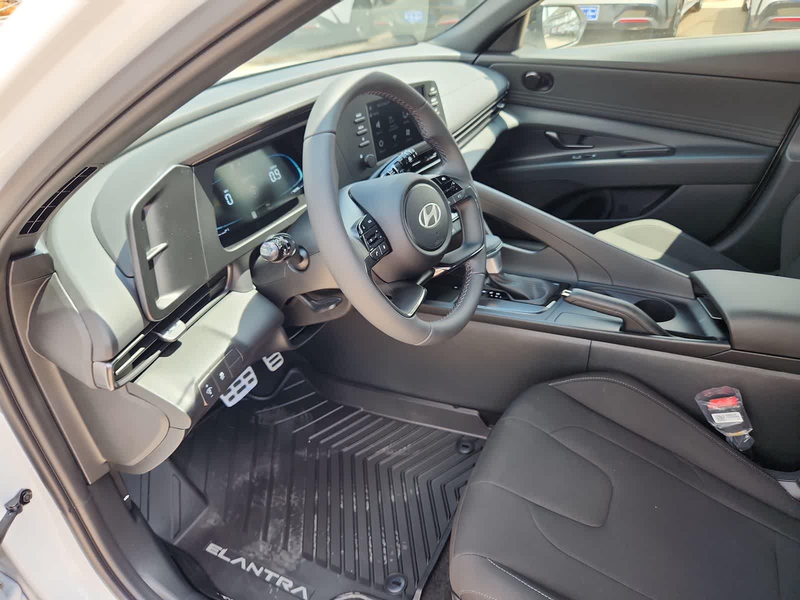 Thumbnail: 2025 Hyundai Elantra - 10
