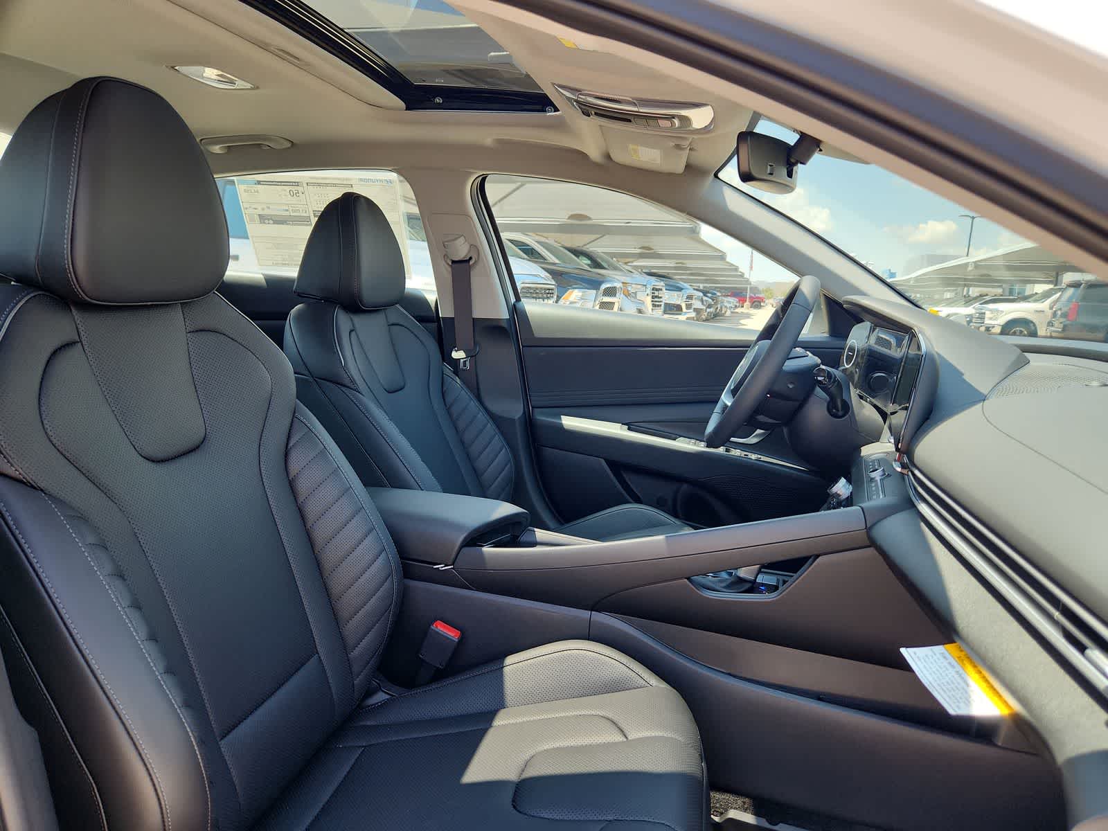 Thumbnail: 2025 Hyundai Elantra - 18