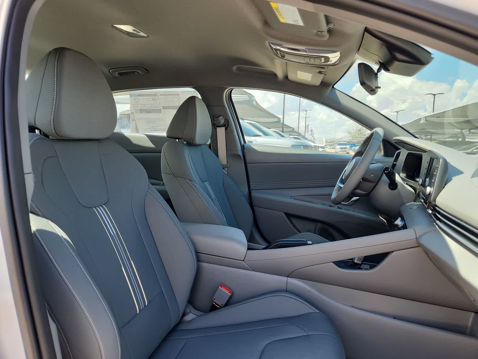 Thumbnail: 2025 Hyundai Elantra - 18