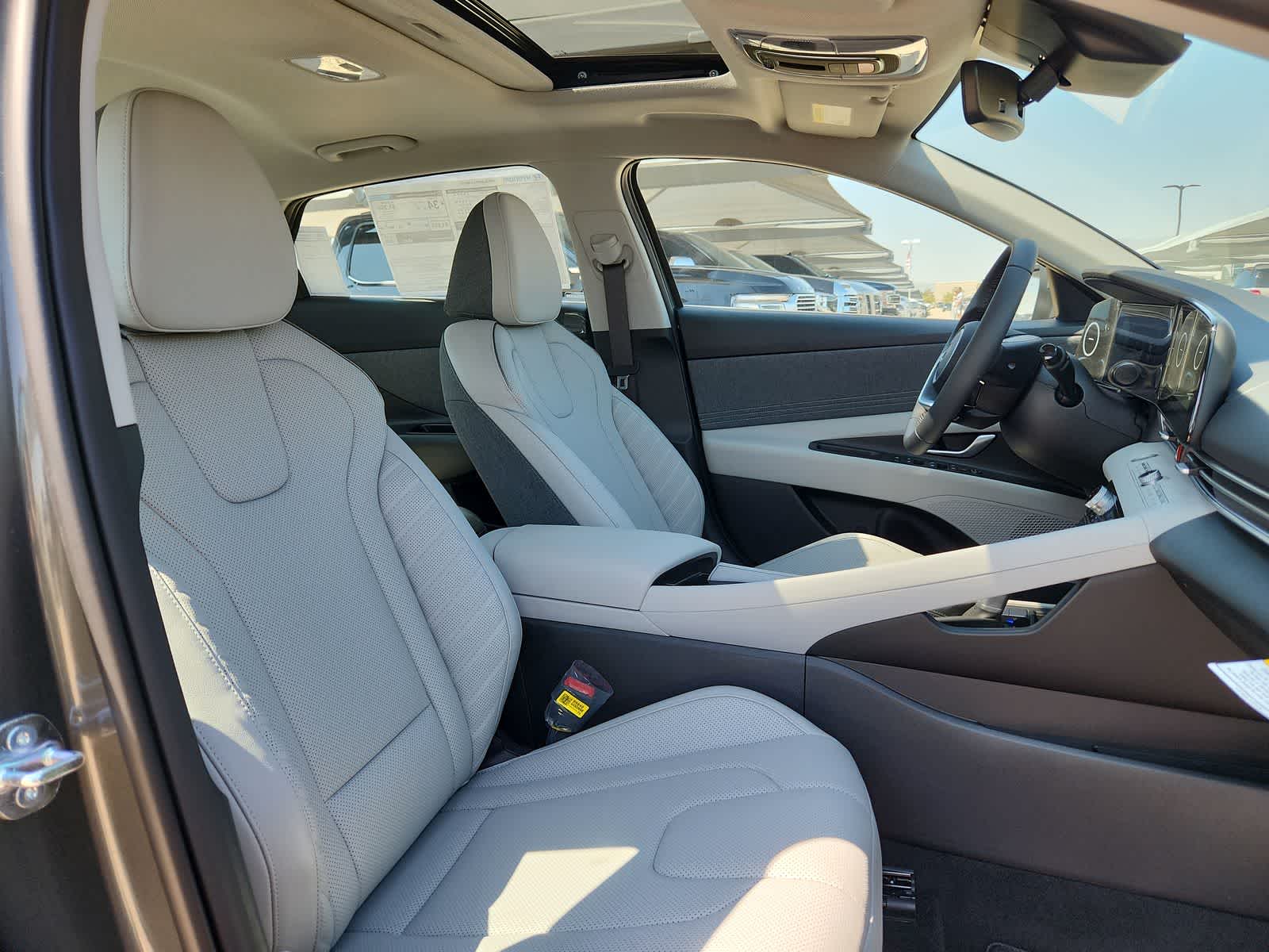 Thumbnail: 2025 Hyundai Elantra - 18