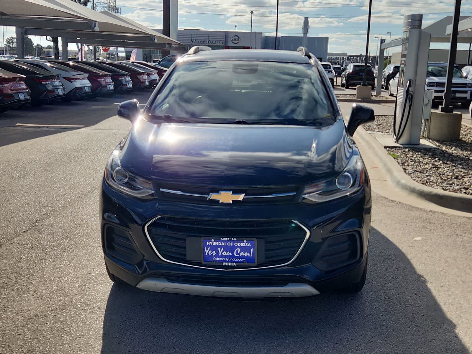 Thumbnail: 2022 Chevrolet Trax - 3