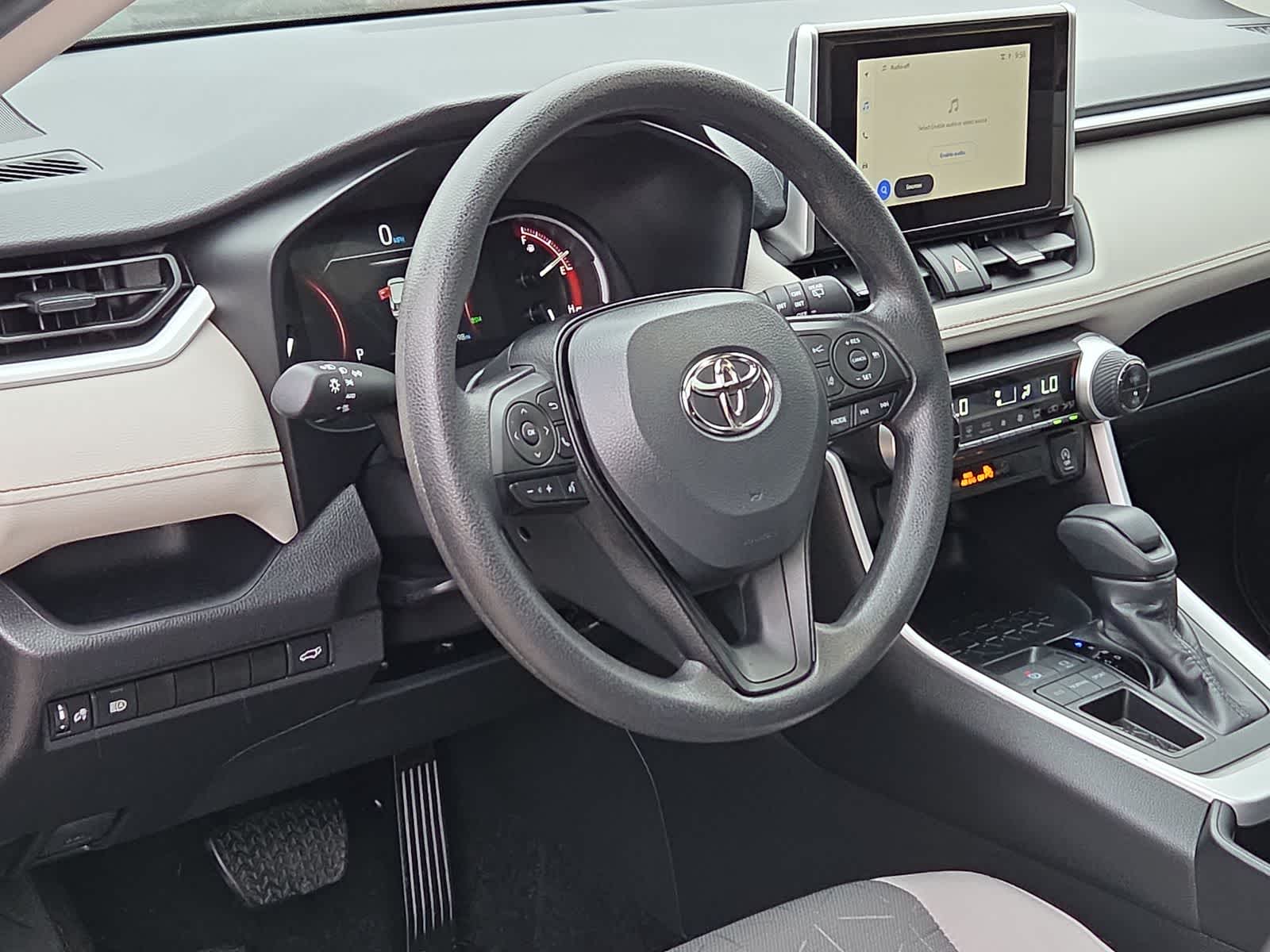 Thumbnail: 2025 Toyota RAV4 - 10