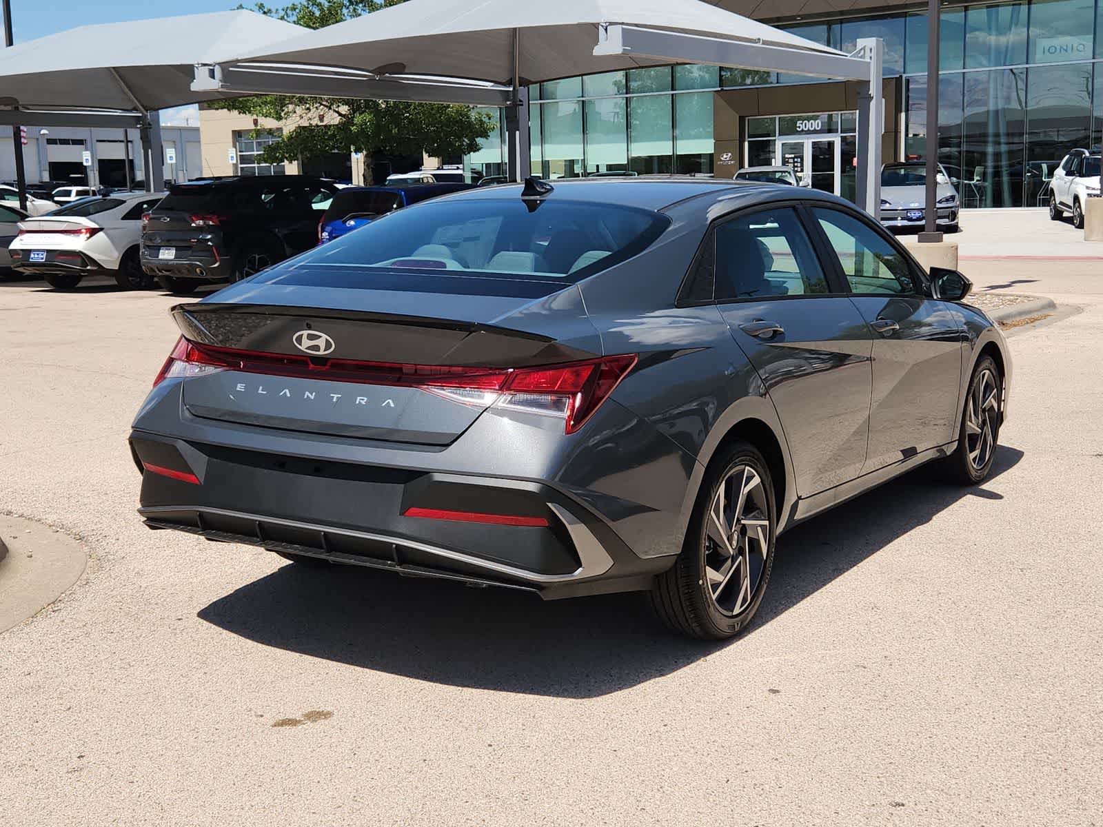 Thumbnail: 2025 Hyundai Elantra - 8