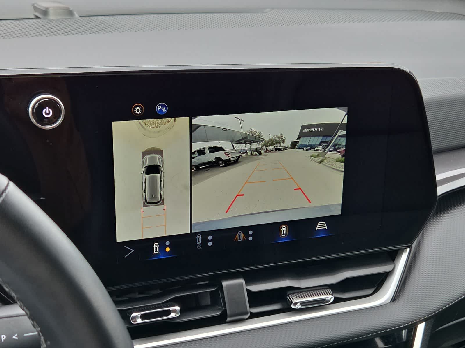 Thumbnail: 2025 Chevrolet Equinox - 25