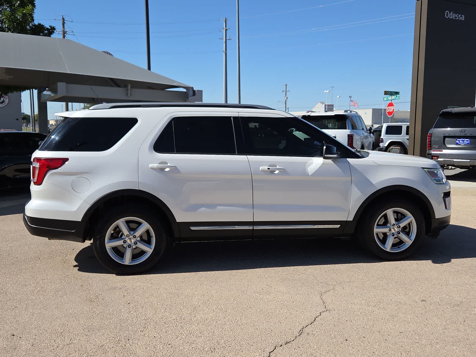 Thumbnail: 2018 Ford Explorer - 9