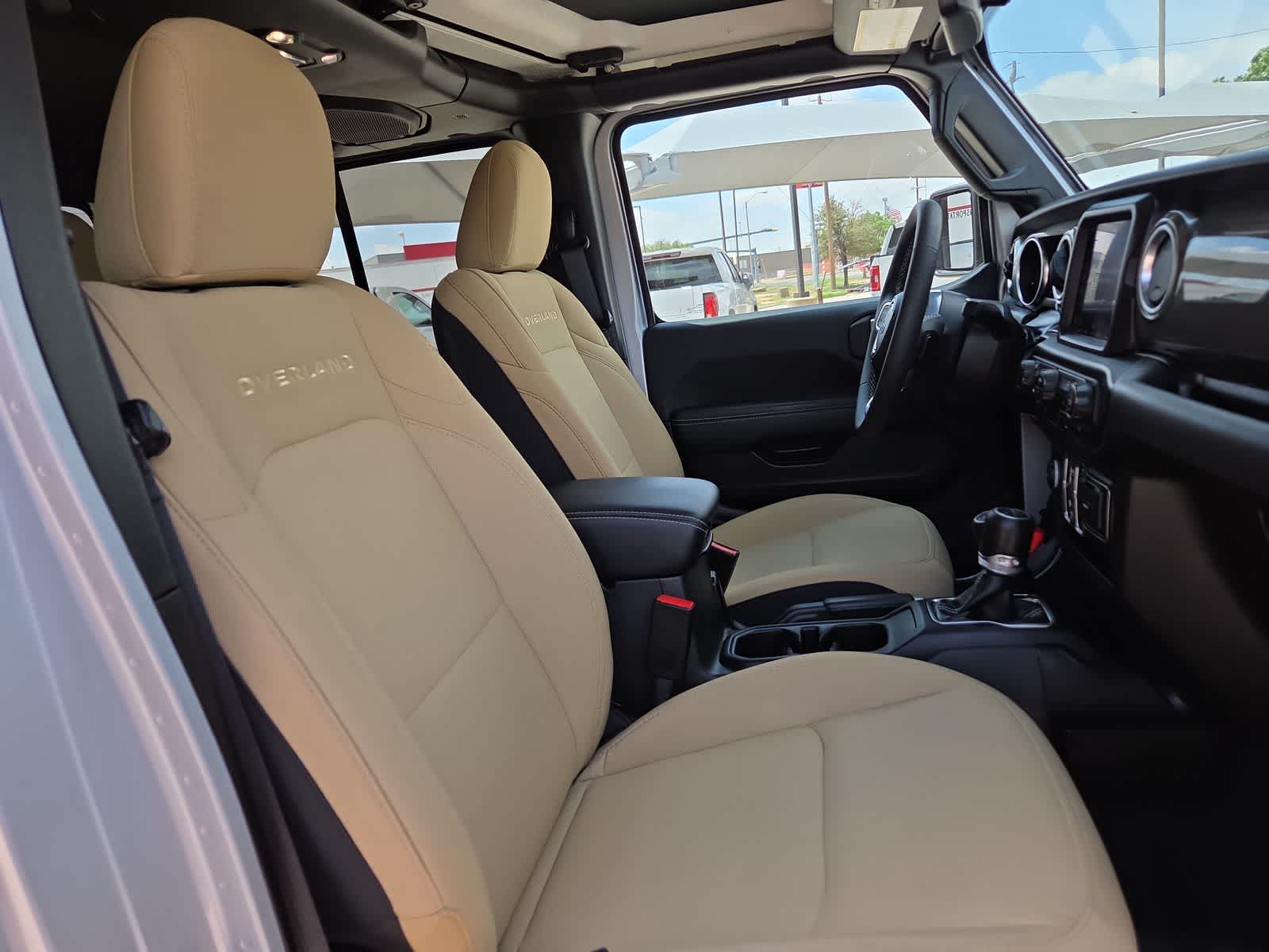 Thumbnail: 2023 Jeep Gladiator - 18