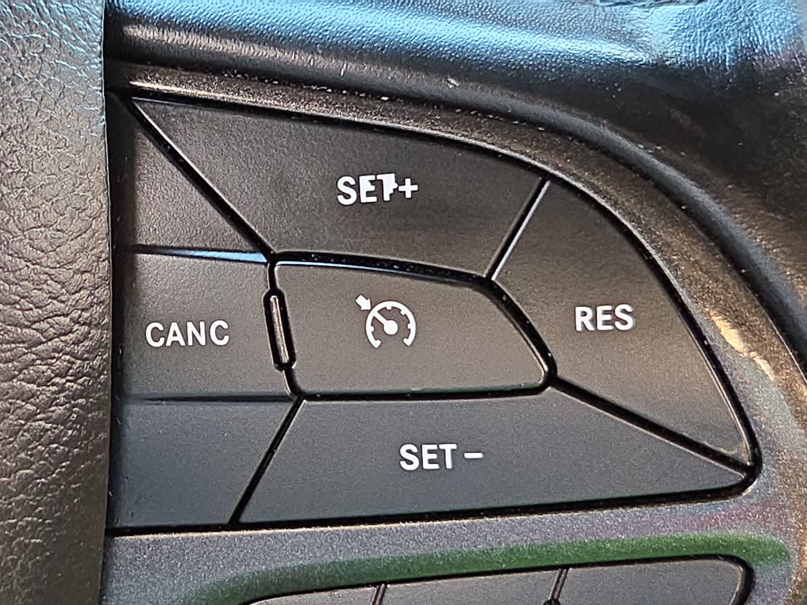 Thumbnail: 2020 Dodge Charger - 23