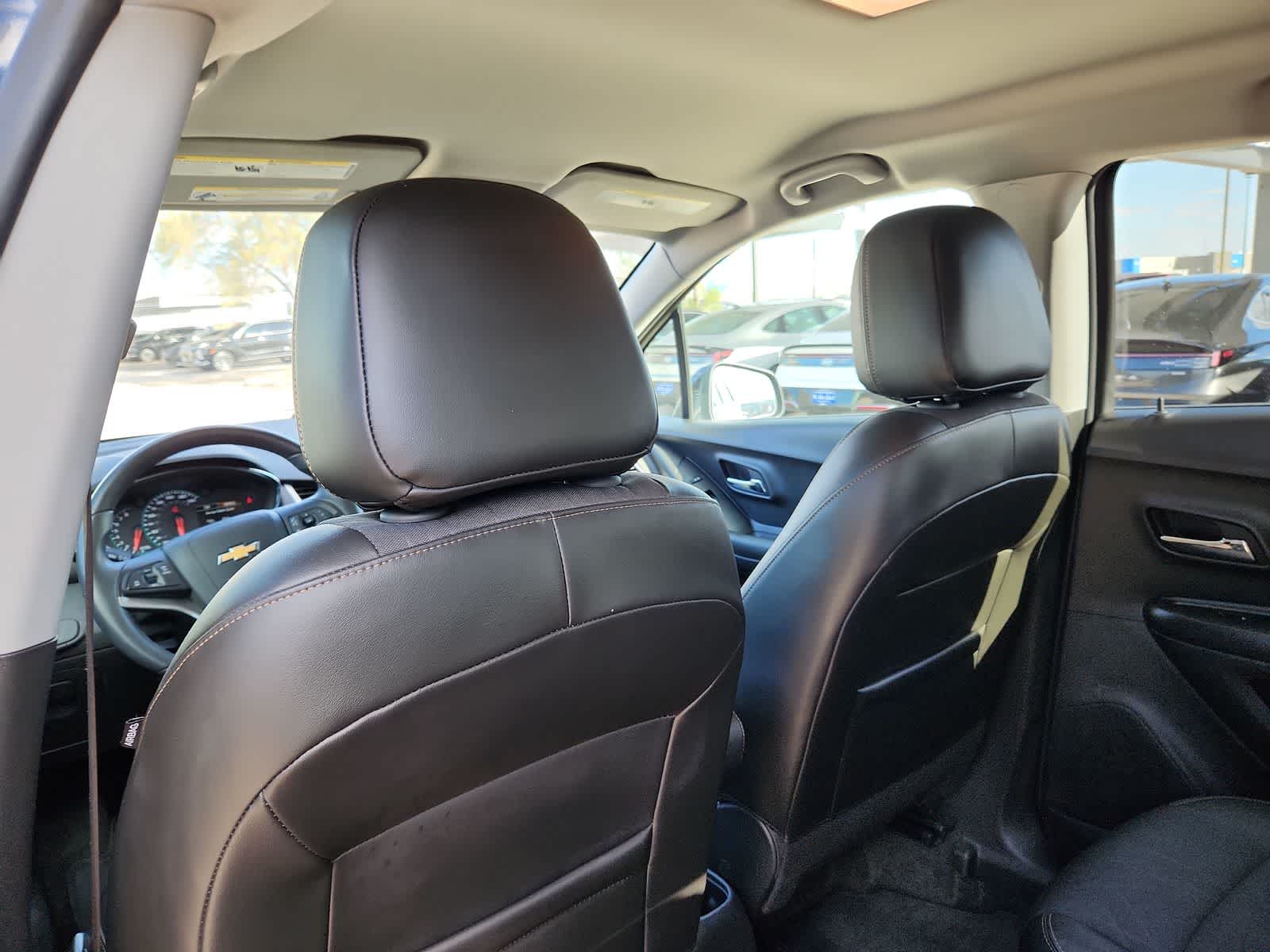 Thumbnail: 2022 Chevrolet Trax - 16