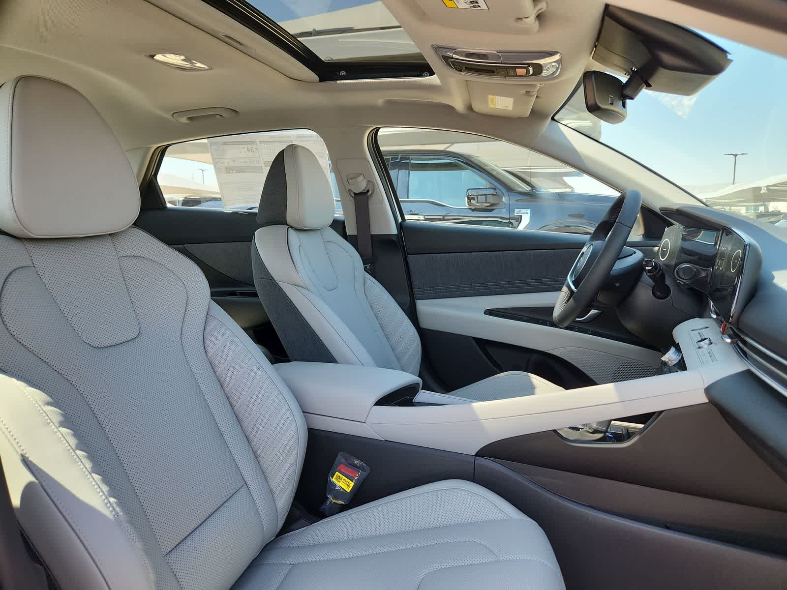 Thumbnail: 2025 Hyundai Elantra - 18