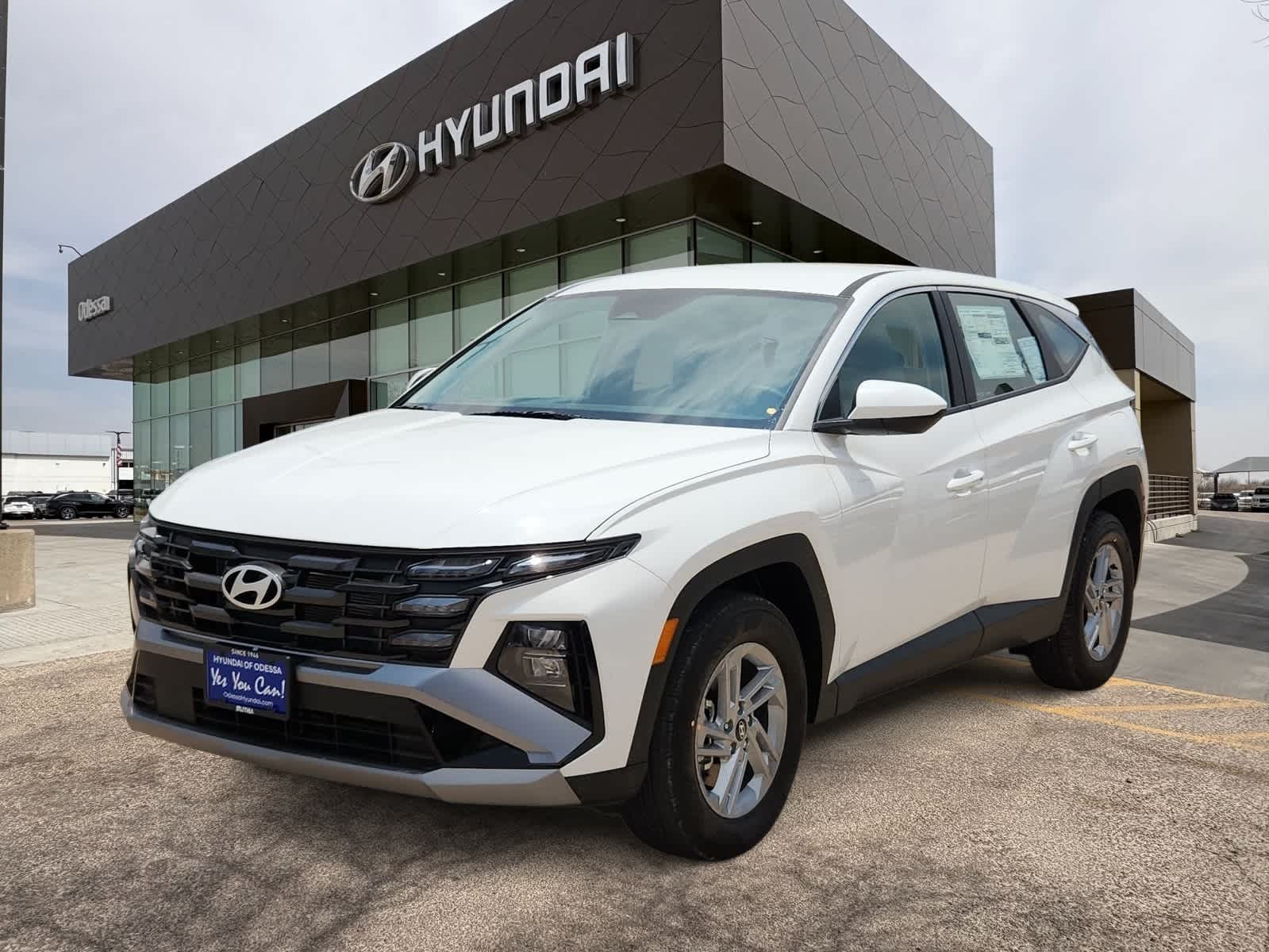 2025 Hyundai Tucson SE Hero Image