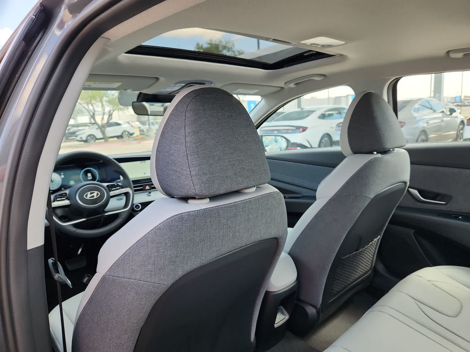 Thumbnail: 2025 Hyundai Elantra - 16