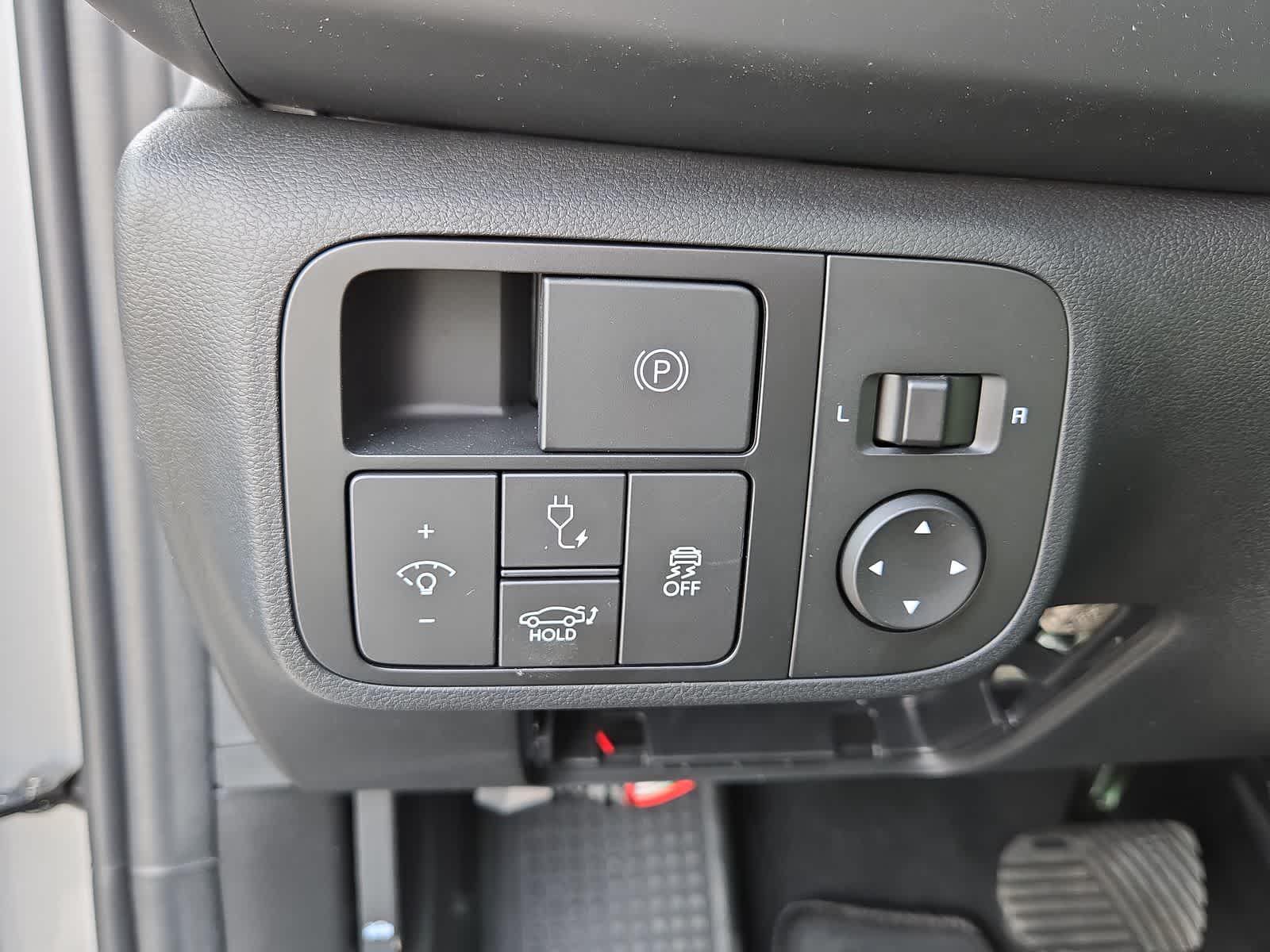 Thumbnail: 2025 Hyundai Ioniq 6 - 27