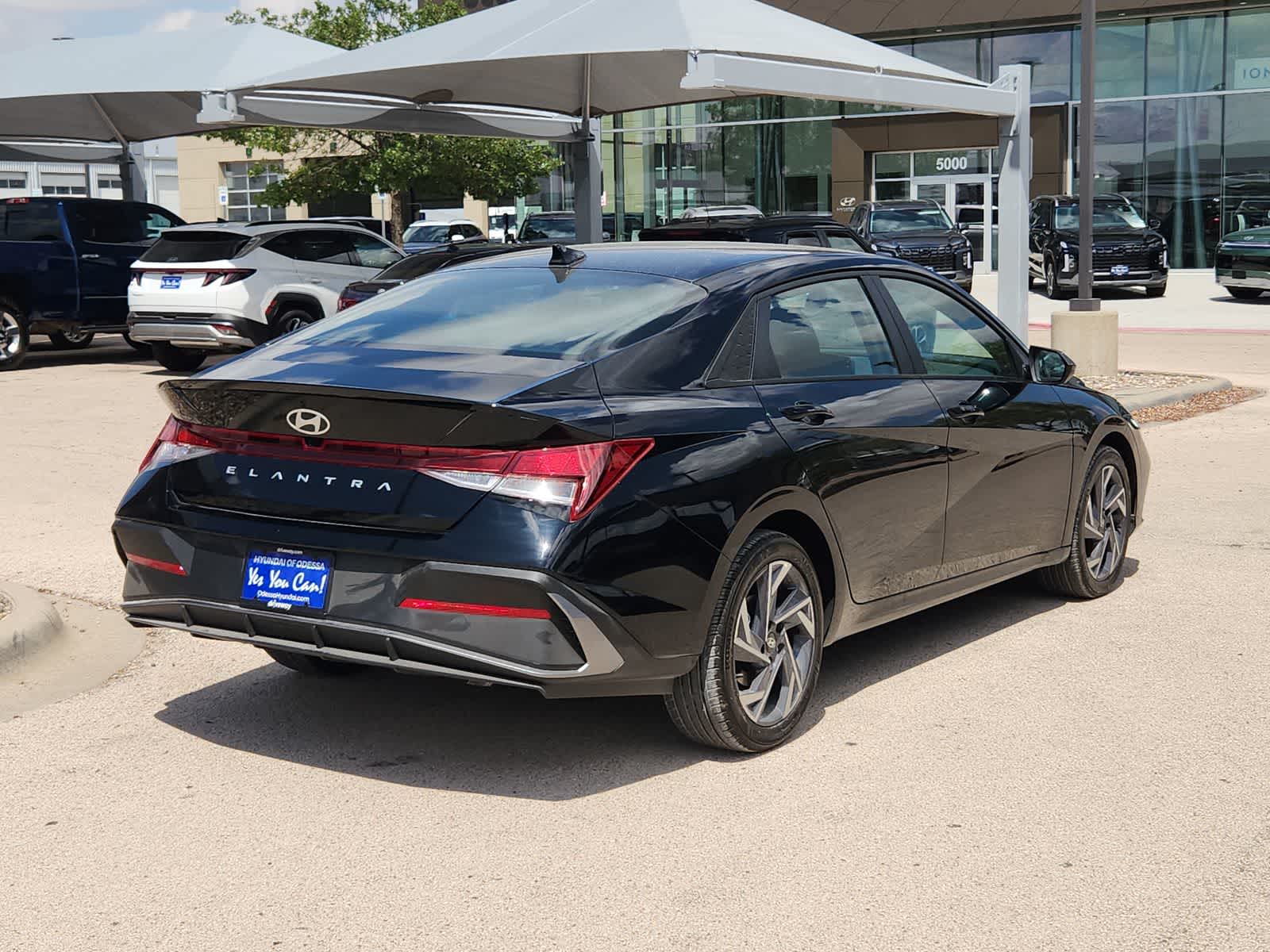 Thumbnail: 2025 Hyundai Elantra - 8