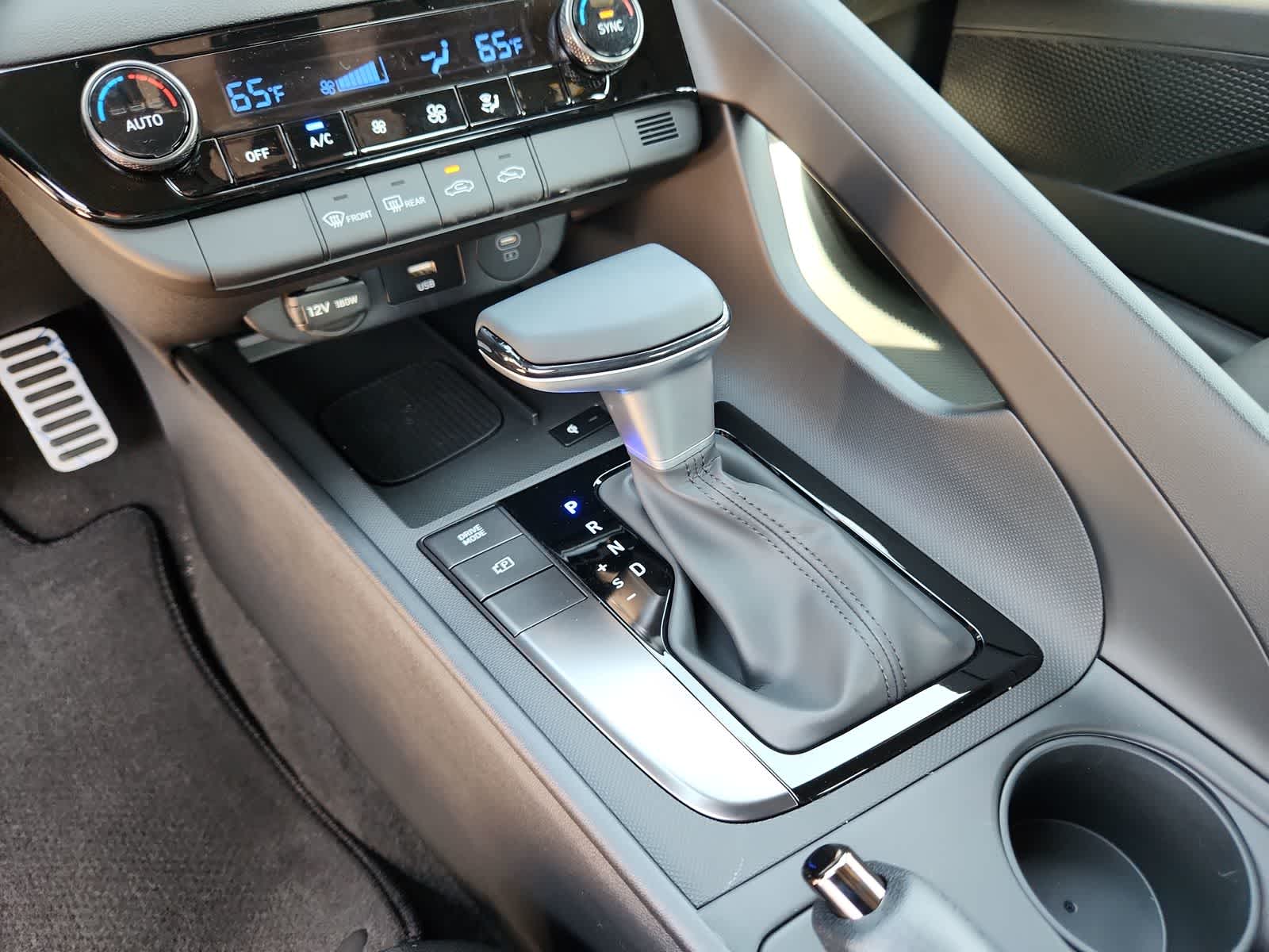 Thumbnail: 2025 Hyundai Elantra - 21