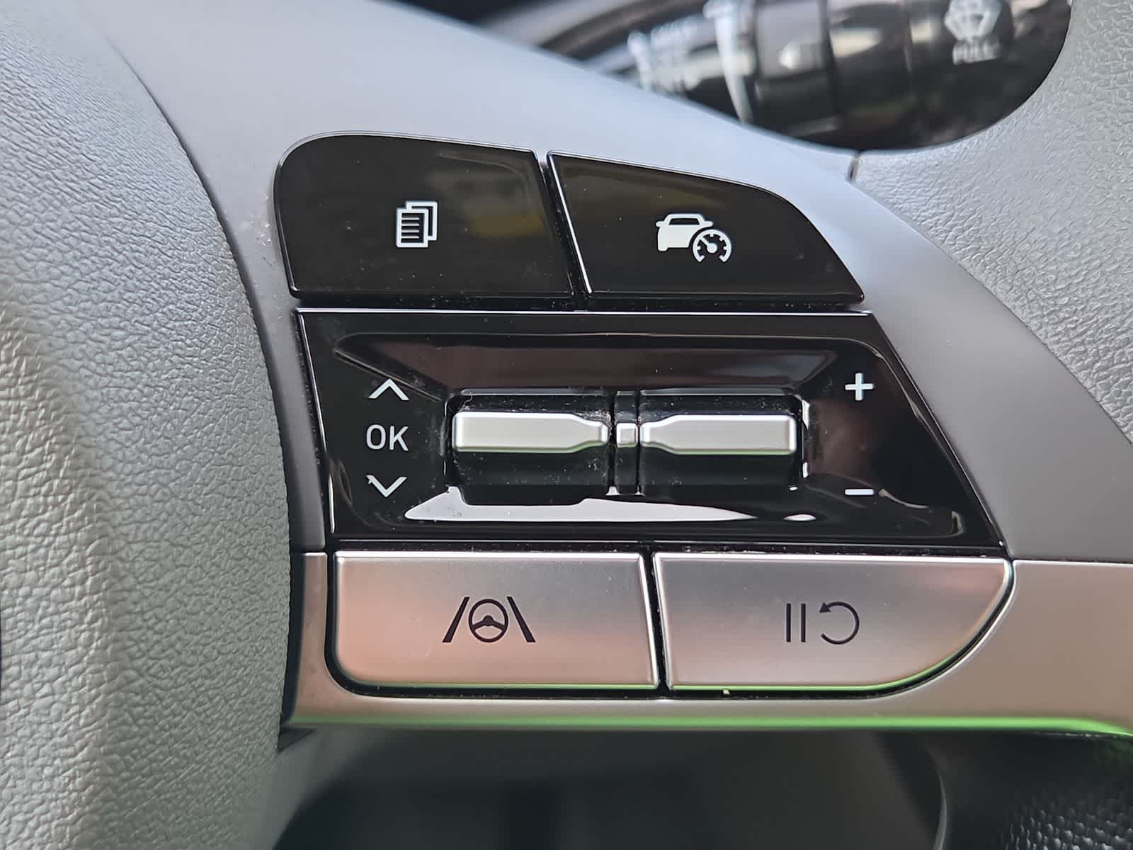 Thumbnail: 2024 Hyundai Elantra - 23