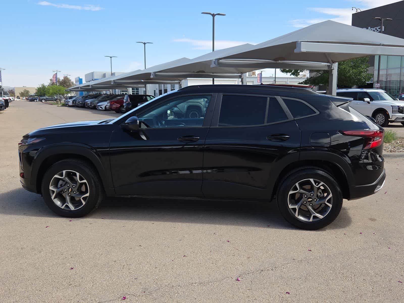 Thumbnail: 2025 Chevrolet Trax - 5