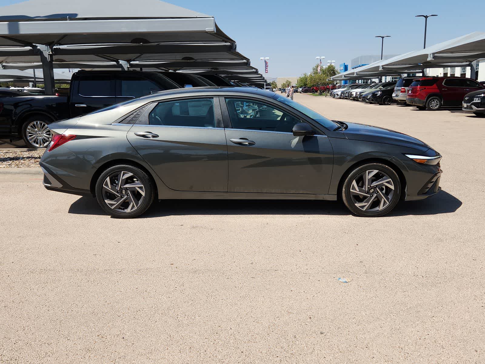 Thumbnail: 2025 Hyundai Elantra - 9