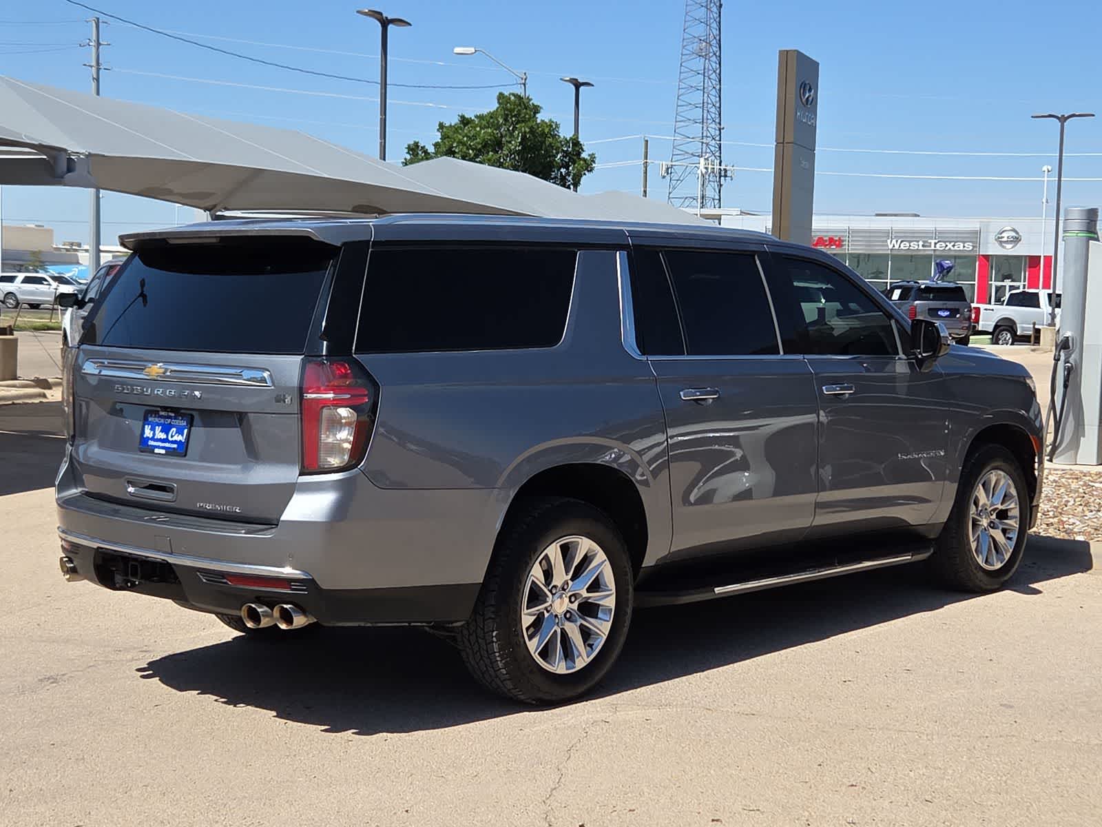 Thumbnail: 2022 Chevrolet Suburban - 8