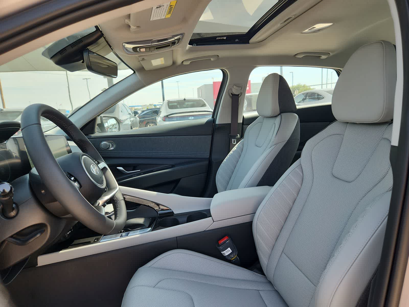 Thumbnail: 2025 Hyundai Elantra - 15