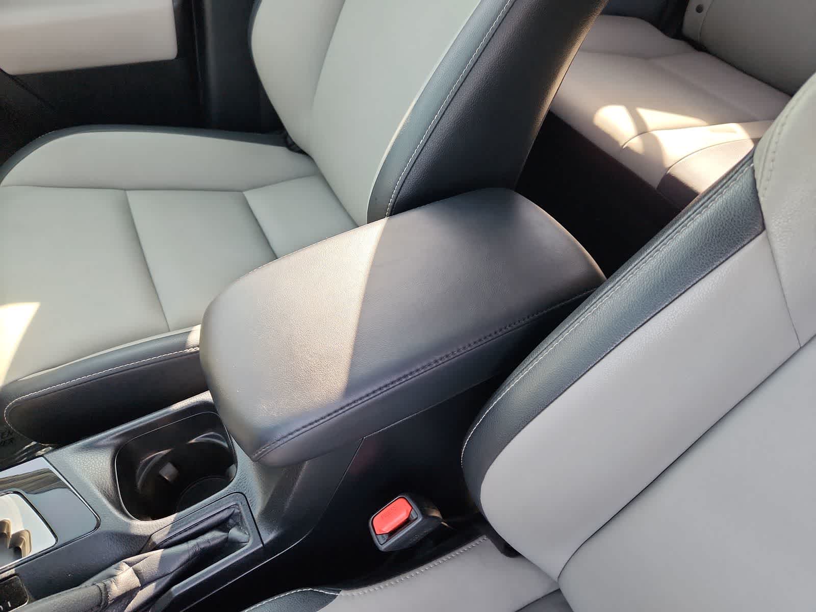 Thumbnail: 2018 Toyota RAV4 - 20