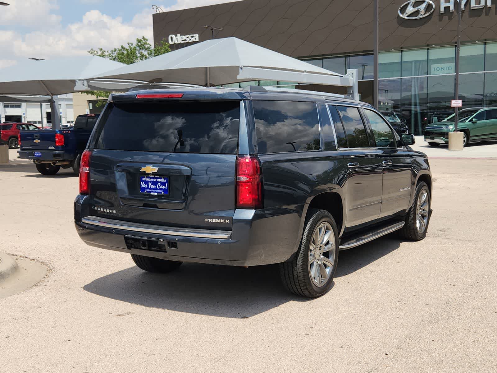 Thumbnail: 2019 Chevrolet Suburban - 8