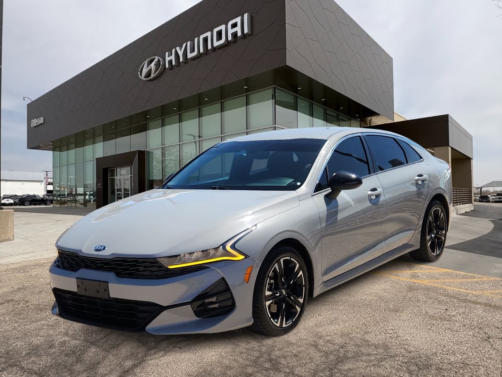 Thumbnail: 2021 Kia K5 - 1