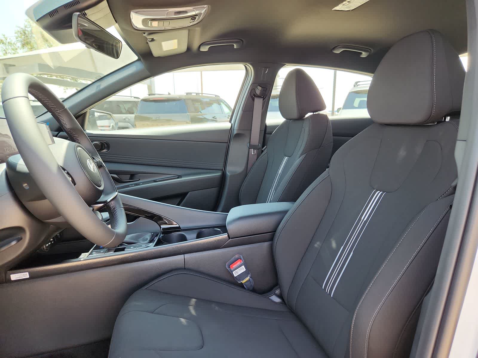 Thumbnail: 2025 Hyundai Elantra - 19