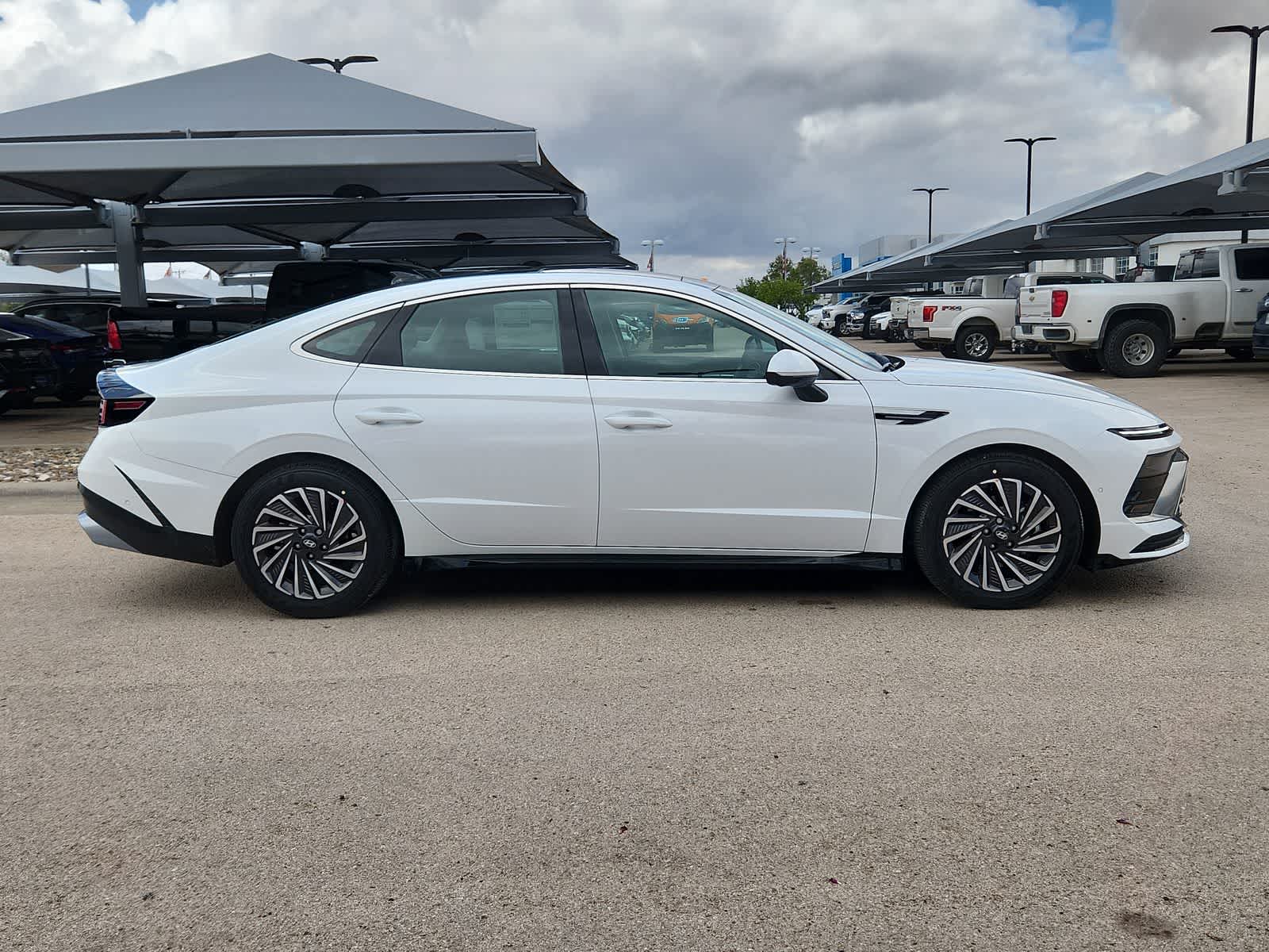 Thumbnail: 2025 Hyundai Sonata - 9