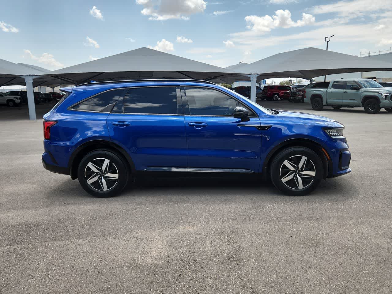 Thumbnail: 2022 Kia Sorento - 9