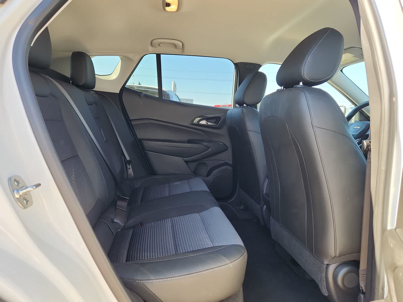 Thumbnail: 2025 Chevrolet Trax - 17