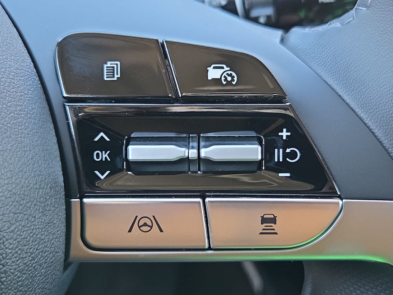 Thumbnail: 2026 Hyundai Elantra - 23