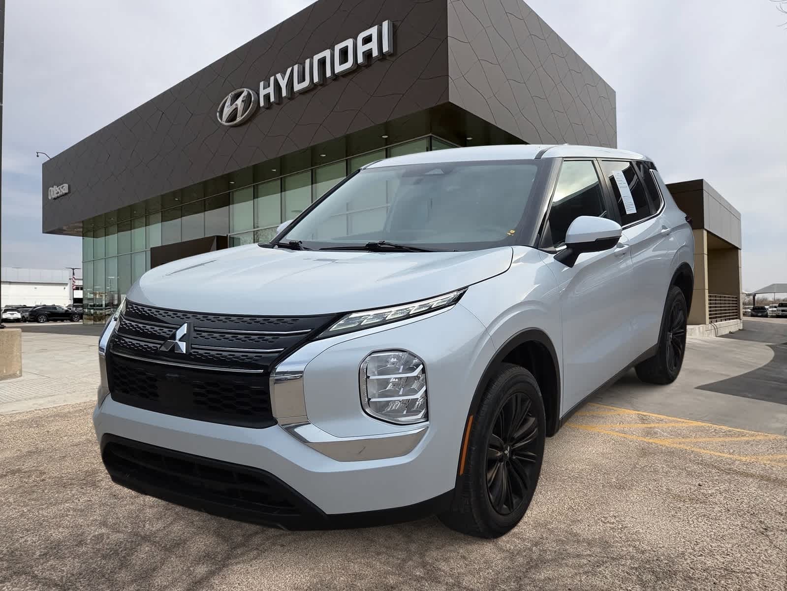 2023 Mitsubishi Outlander ES -
                  Odessa, TX