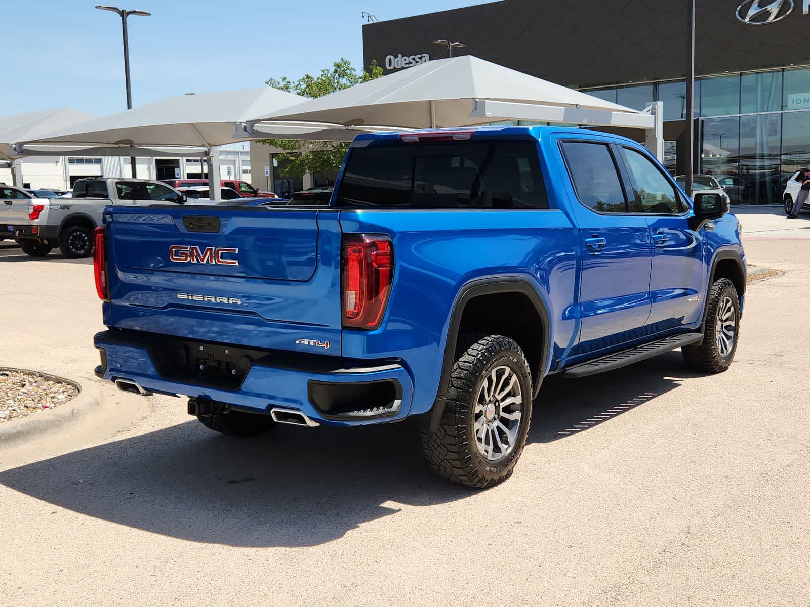 Thumbnail: 2022 GMC Sierra 1500 - 8
