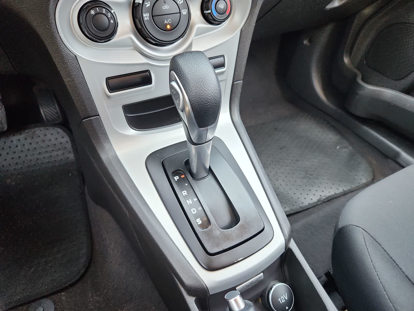 2018 Ford Fiesta SE 21