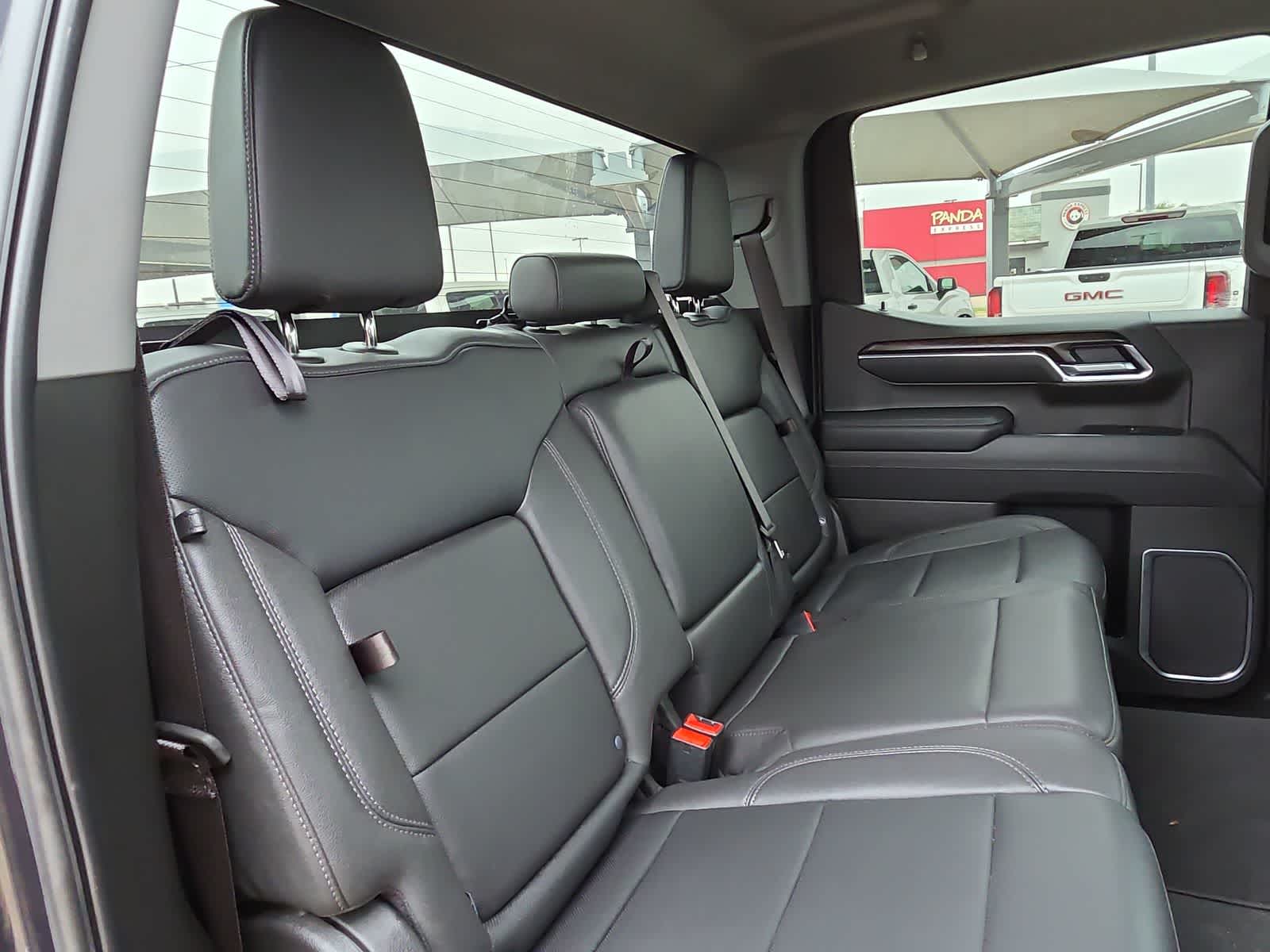 Thumbnail: 2025 GMC Sierra 1500 - 17